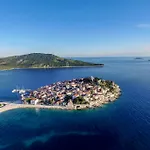 Golden Rays Luxury &