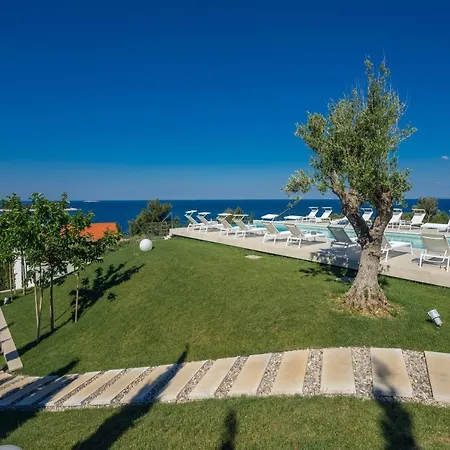 Golden Rays Luxury & *