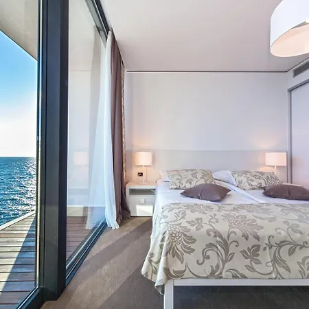 아파트 Golden Rays Luxury & *