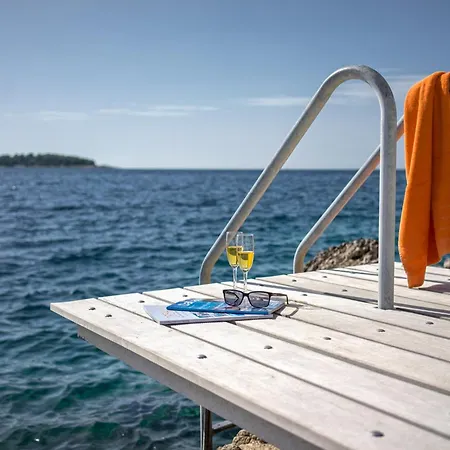 Golden Rays Luxury & Apartment