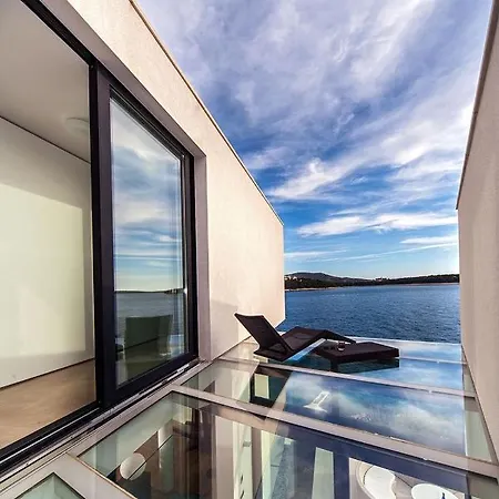 Golden Rays Luxury & 프리모스턴