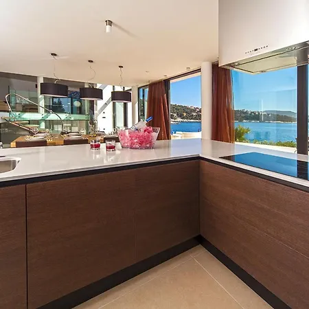 Golden Rays Luxury & Appartement *