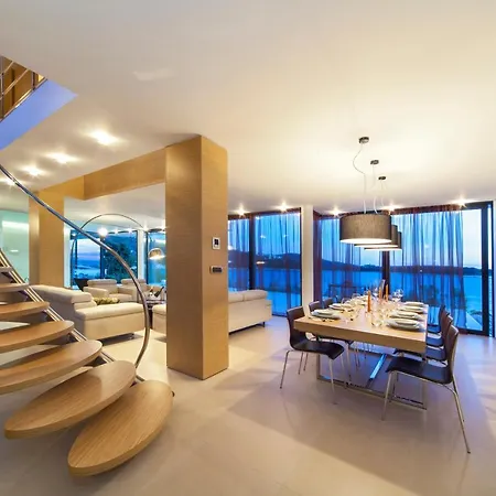 Golden Rays Luxury & *