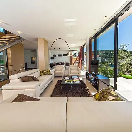 Golden Rays Luxury & Appartement *