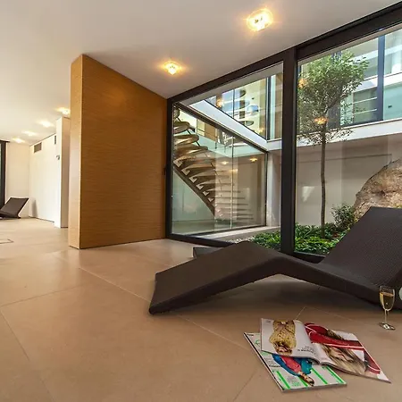 Golden Rays Luxury & * 프리모스턴