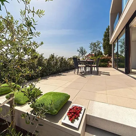 Golden Rays Luxury & *