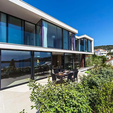 Golden Rays Luxury & Appartement *