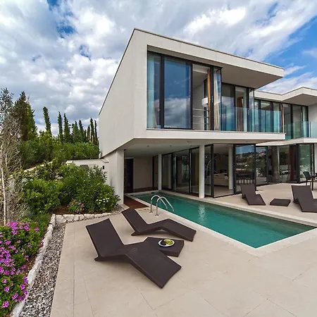 Golden Rays Luxury & *