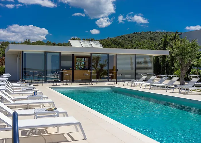 Golden Rays Luxury & Apartment