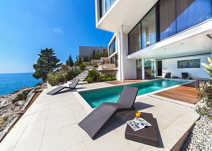 Golden Rays Luxury & Apartment *