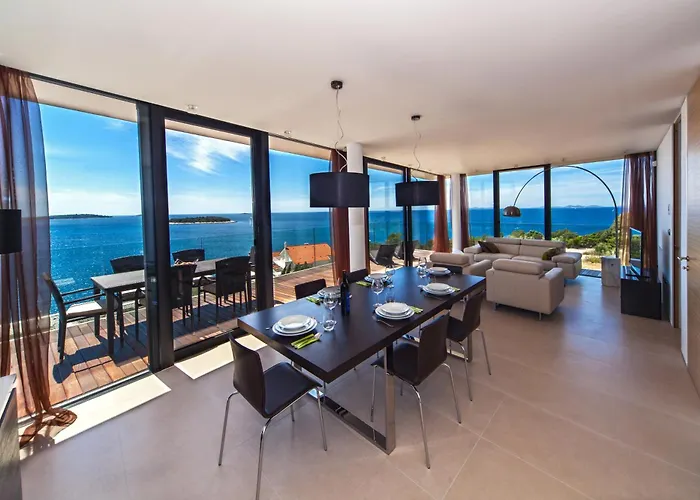 Apartment Golden Rays Luxury & *