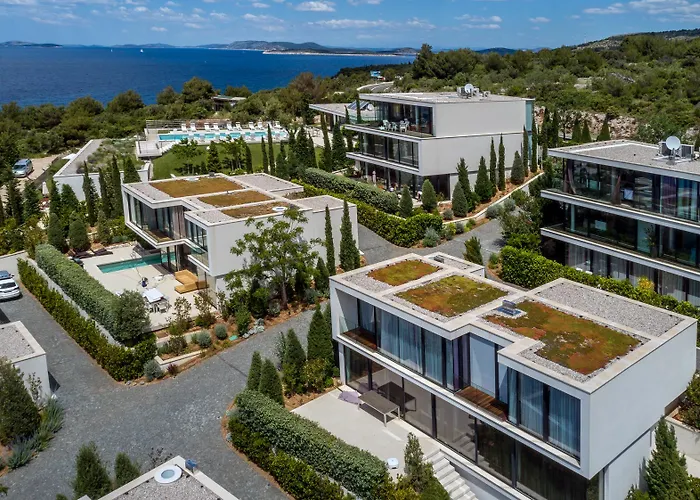 Golden Rays Luxury & Apartment *