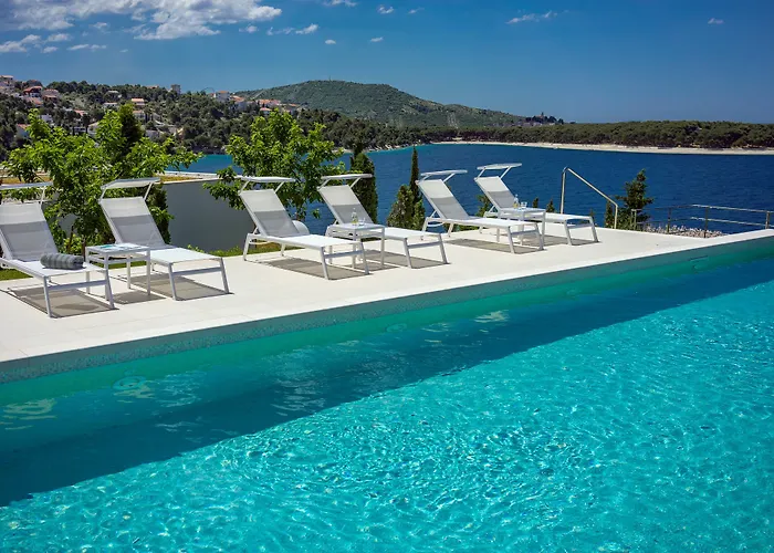 Apartment Golden Rays Luxury & *