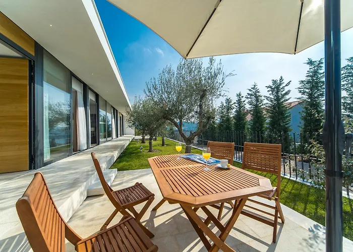 Golden Rays Luxury & Apartment