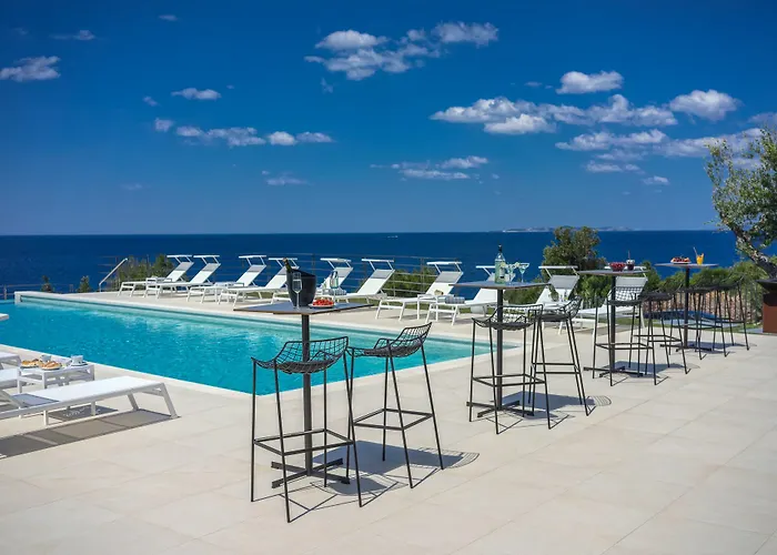 Golden Rays Luxury & Apartment