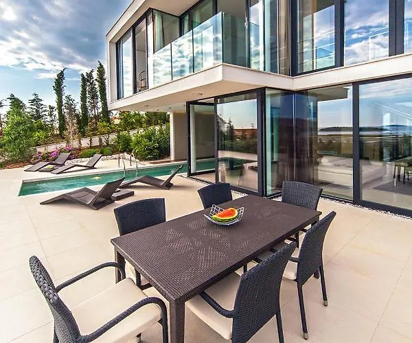 Golden Rays Luxury & Apartment *