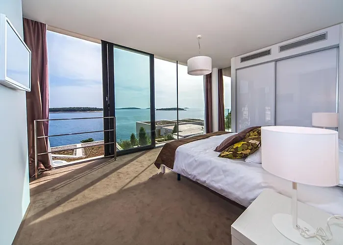 Golden Rays Luxury & Apartment