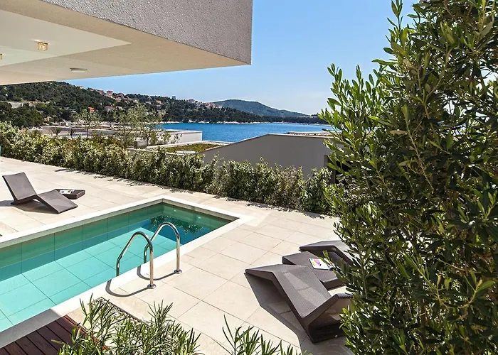 Apartment Golden Rays Luxury & *