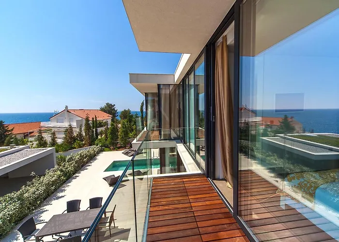 Apartment Golden Rays Luxury & *