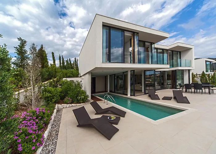 Golden Rays Luxury & *